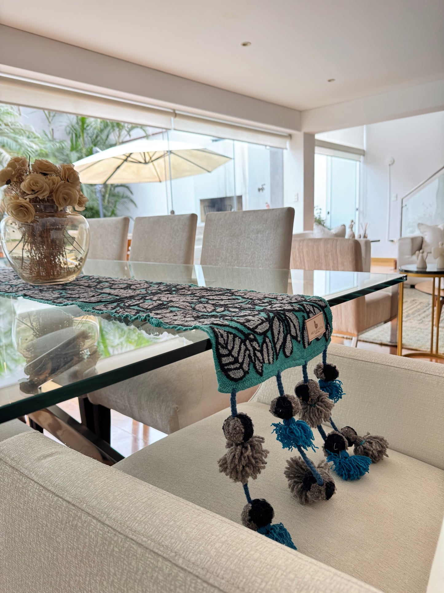 Camino de Mesa Artesanal de Lana Natural – Aklla Essentia