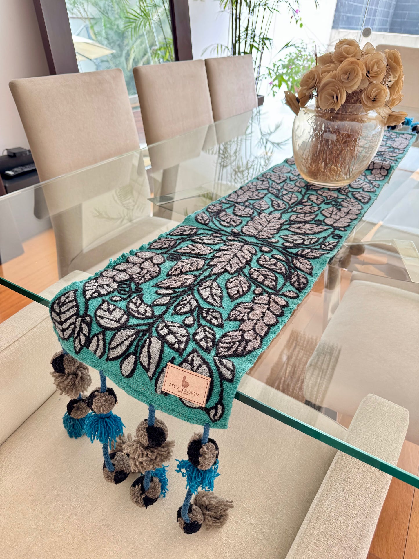 Camino de Mesa Artesanal de Lana Natural – Aklla Essentia