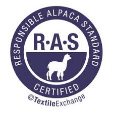 Certificación Responsible Alpaca Standard (RAS) que avala la producción ética y sostenible de Aklla Essentia.